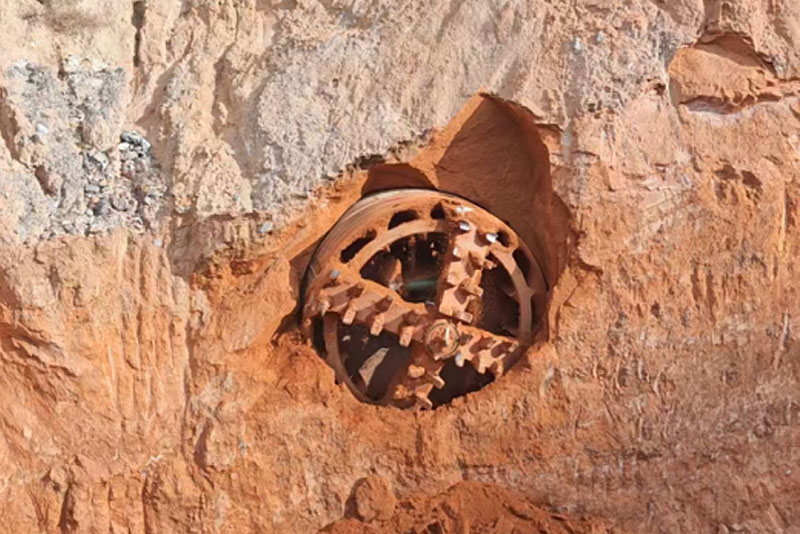 元盾牌盾构机在甘肃临夏回族自治州永靖县807米穿山越岭工程精准贯通， 无泥水、免注浆技术彰显元盾集团硬实力